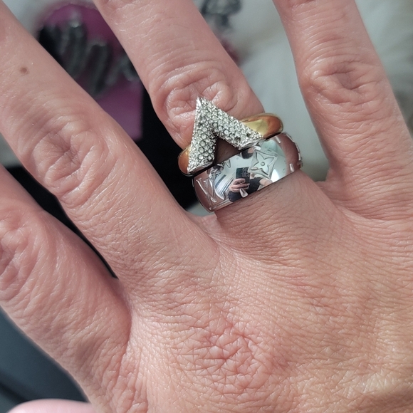 Louis VuittonEssential V ring Gold, Metal - Picture 5 of 10